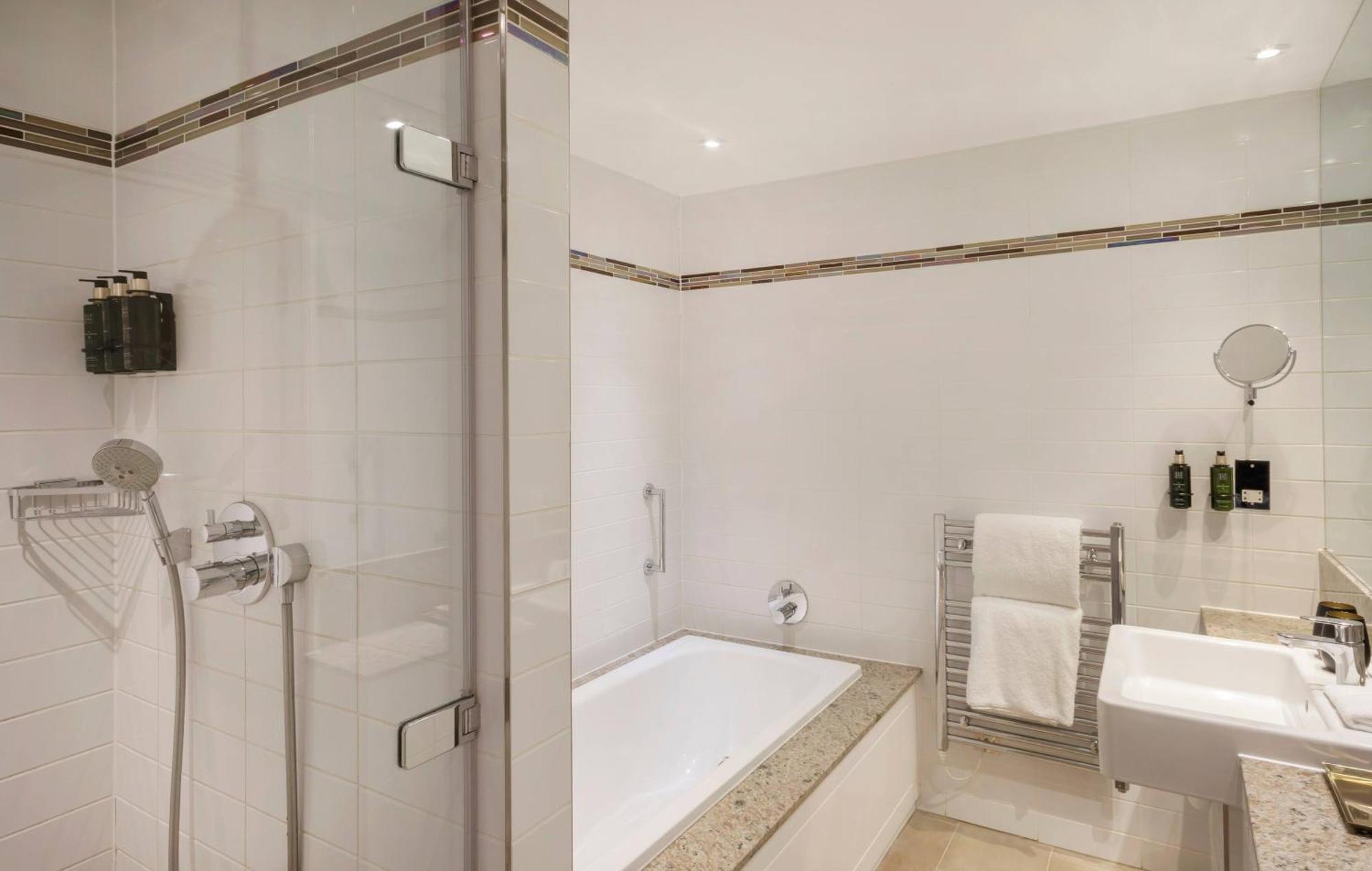 Honeysuckle Suite